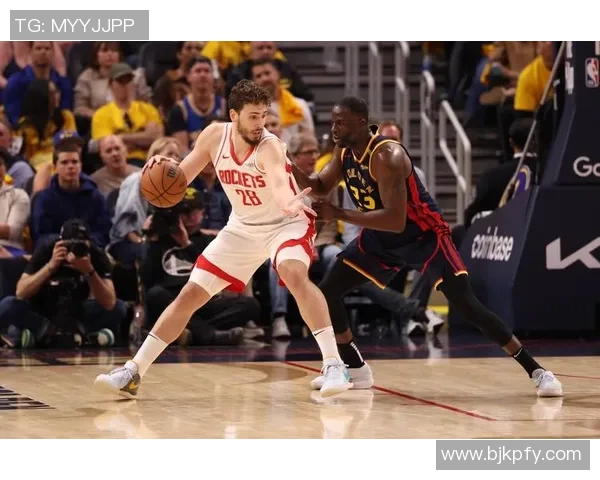 火箭队与马刺队季后赛第六场激战回顾与精彩瞬间分析