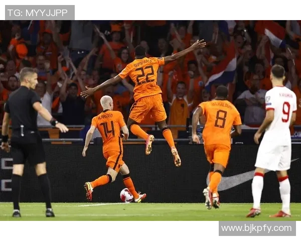 西班牙与荷兰上半场精彩对决回顾与分析