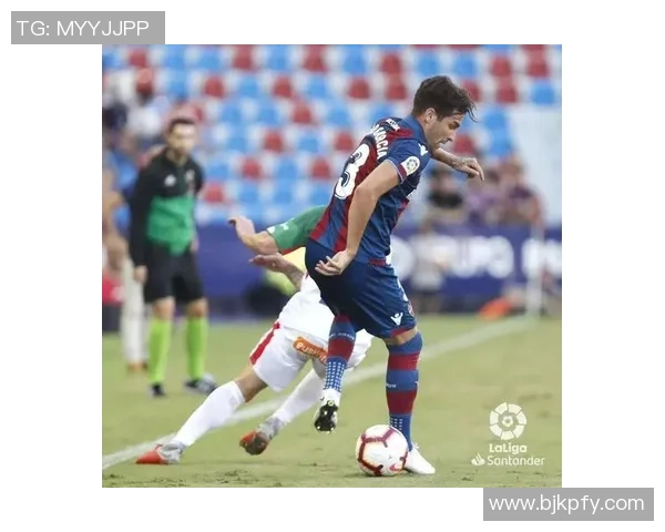 重庆足球队以68分领跑世锦赛积分榜展现强劲实力和夺冠希望